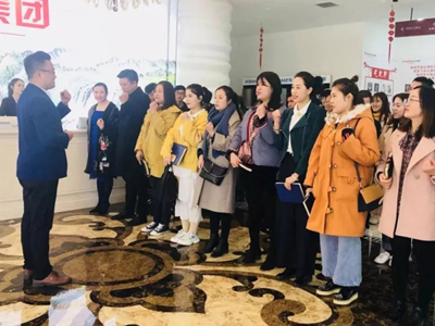熱烈歡迎丨昌禾商學院，柔然彩虹隊光臨寧夏昌禾裝飾參觀學習！